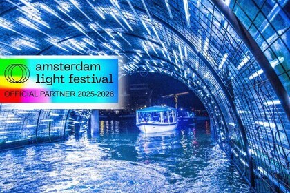 Amsterdam Light Festival: Cruise Unlimited Drinks & Bite option