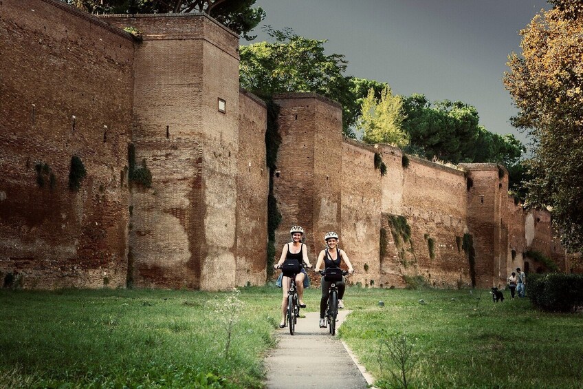 8-hour E-Mountain Bike tour to Castel Gandolfo 