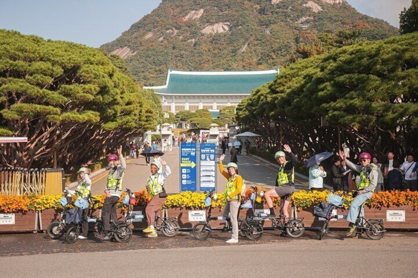 Seoul Morning E-bike Tour