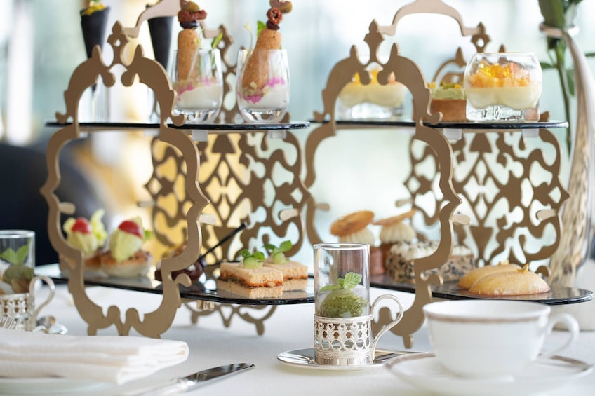 Afternoon Tea at Burj Al Arab - Sahn Eddar with transfers