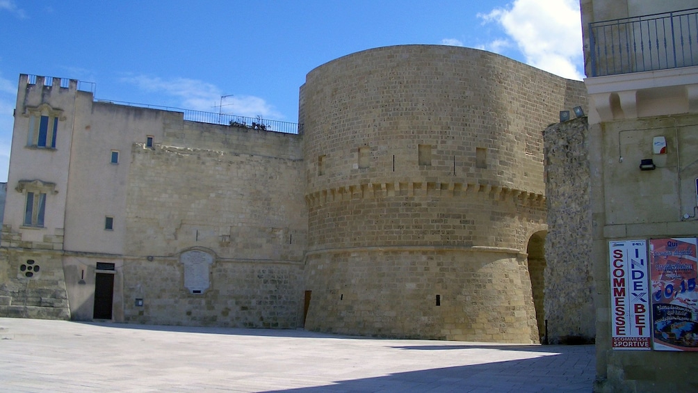 Foto 3 von 6 laden fortress walls of Otranto