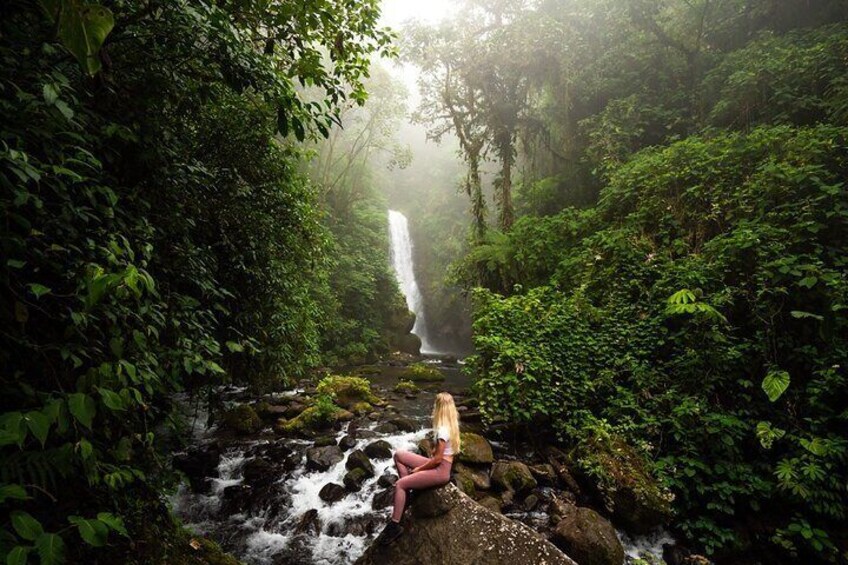 Poas Volcano-La paz Waterfall Gardens & Coffe tour PRIVATE