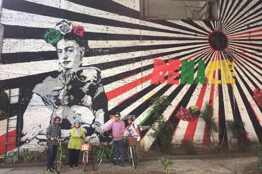 Graffiti & Urban Art Biketour