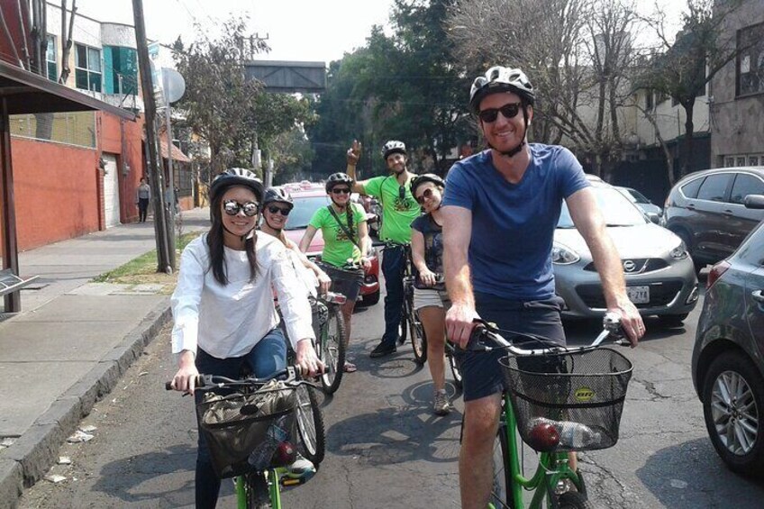 Mexico City Bike and Cultural Tour (DIEGO RIVERA`S MURALS/PAPANTLA FLYERS SHOW)