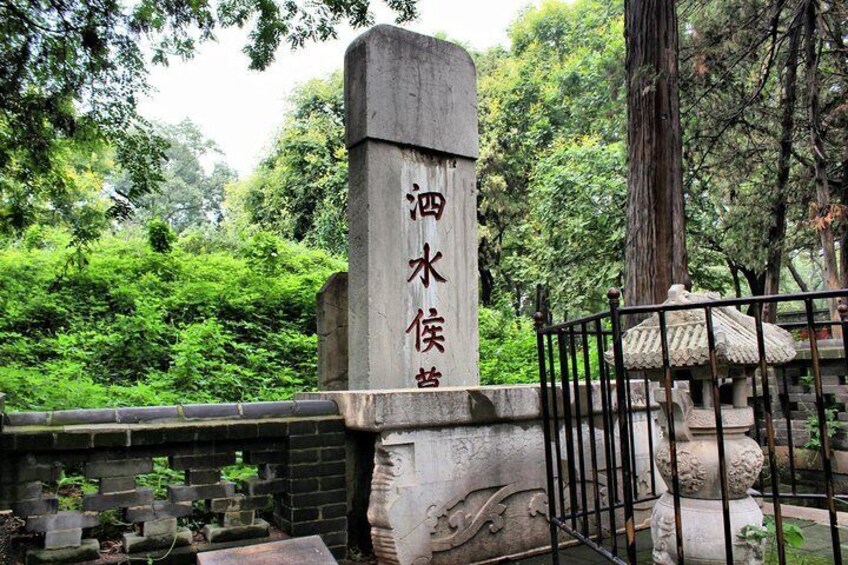 Confucius tomb