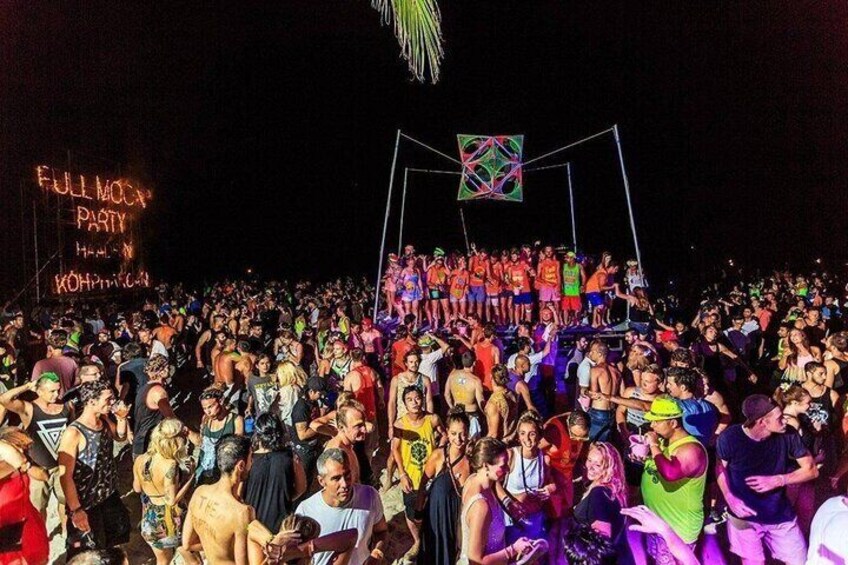 Koh Samui: Full Moon Party Round-Trip Transfer with Entry