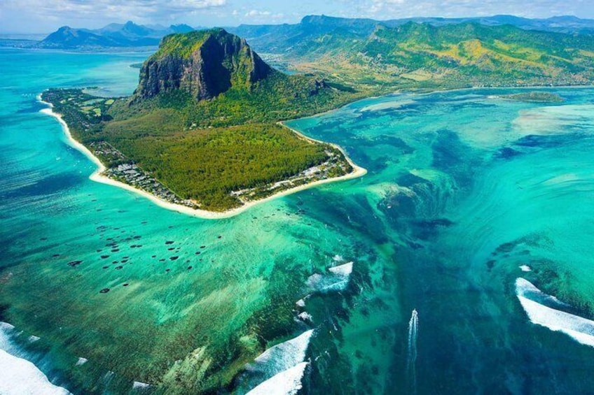 Enchanting South of Mauritius: Full day tour Incl CASELA Park, Lunch & Transfer