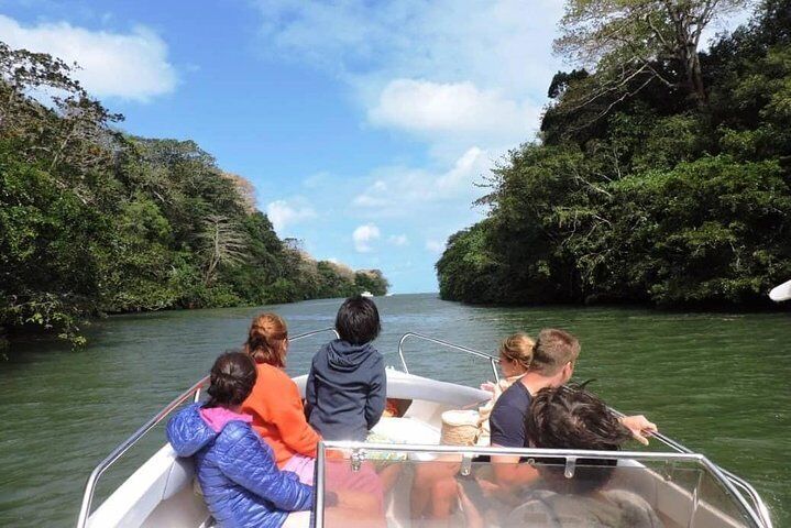 Full-Day At Ile Aux Cerf: Speed Boat, GRSE, Lunch On A Private Island & Transfer