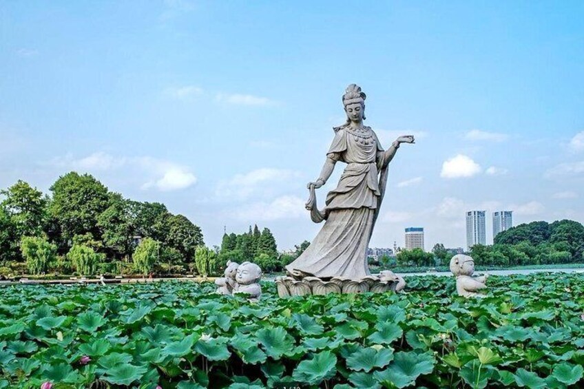 nanjing xuanwu lake 