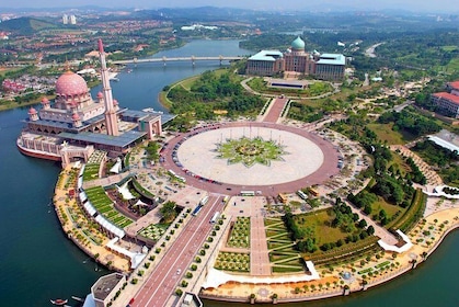 Malacca To Kuala Lumpur EN-ROUTE Putrajaya City Tour