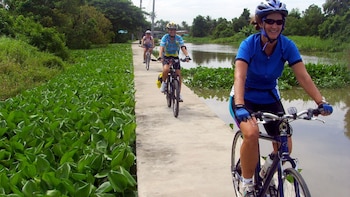 Private Full-Day Koh Kret Cycling Tour