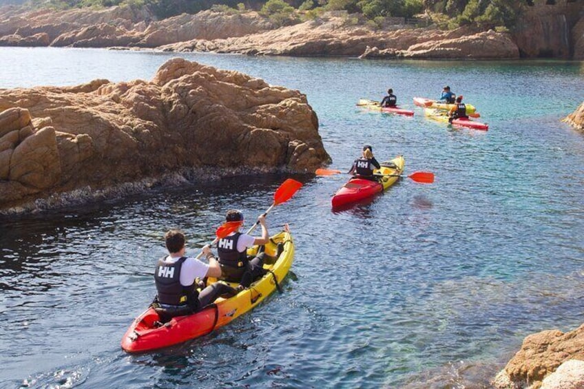 KAYAKING BETWEEN CHANELS AND ISLANDS