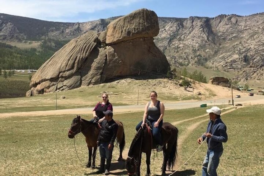 Horse riding with the view over Turtle Rock!