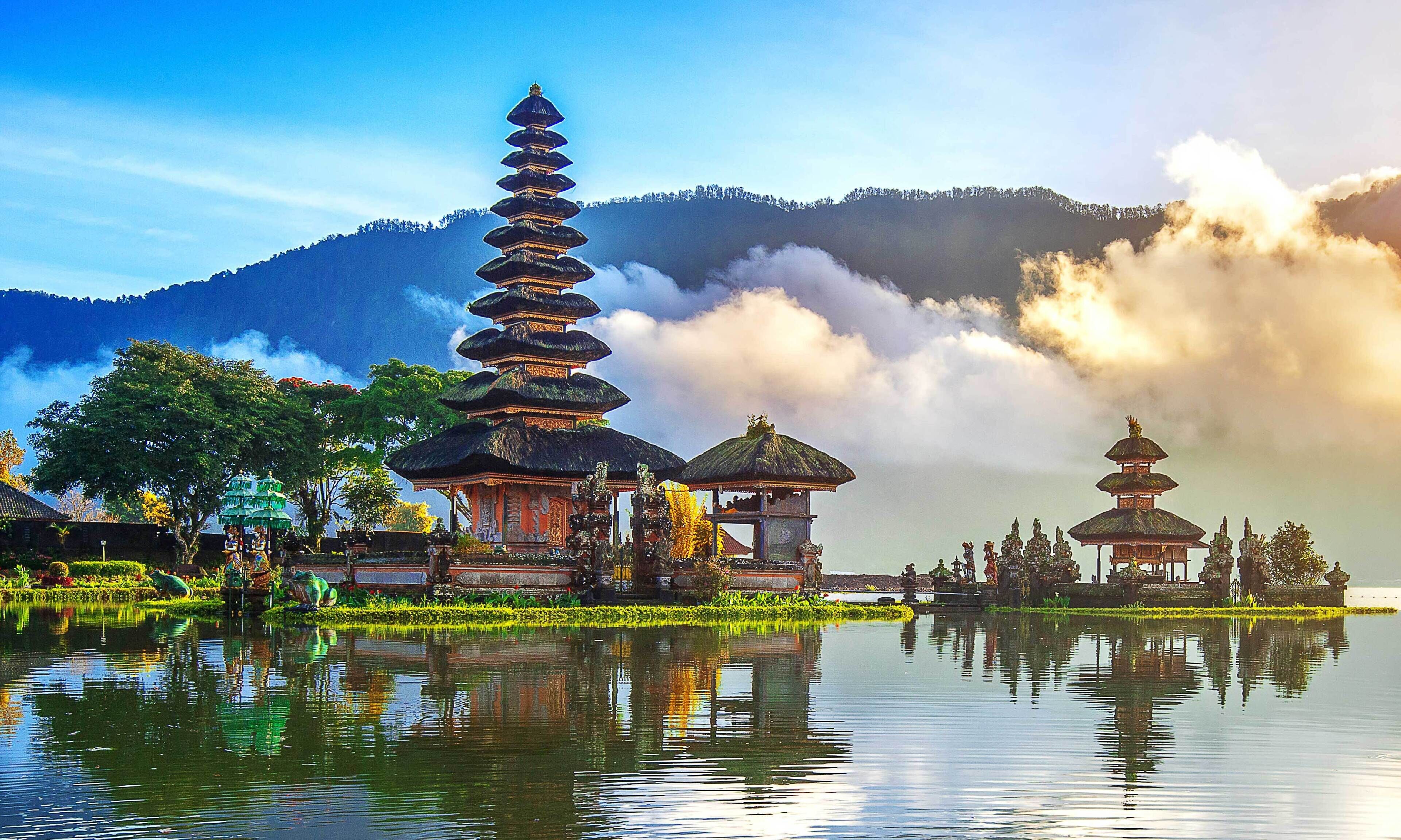 Secret Garden Bali & Pura Ulun Danu Small Group Tour