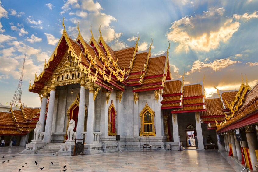 Half Day Bangkok Instagram Spots & Temples Tour