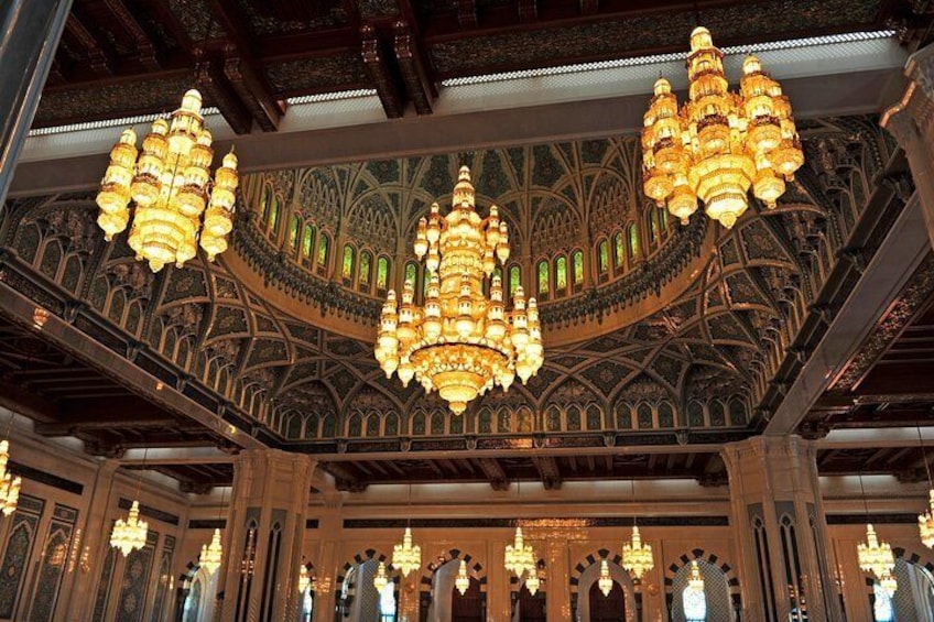 Day Trip to Grand Mosque & Nizwa 