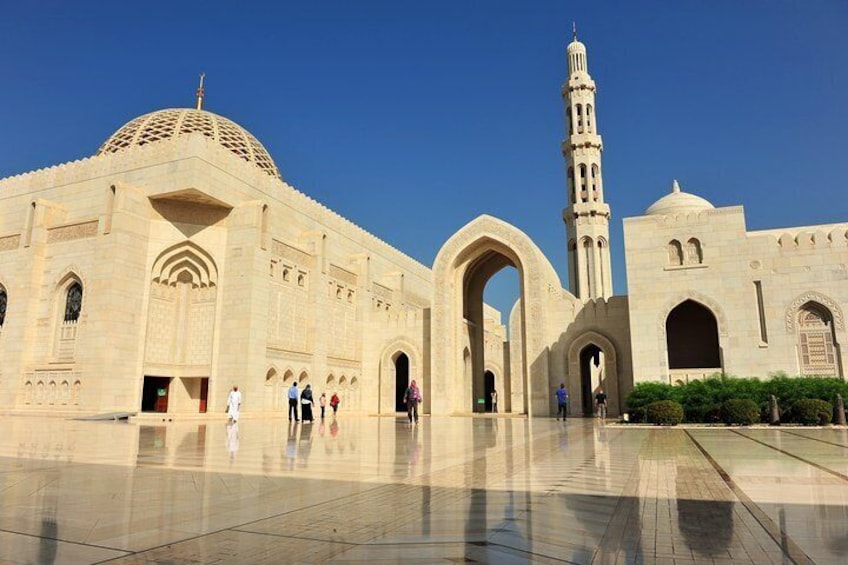 Day Trip to Grand Mosque & Wahiba Sands 