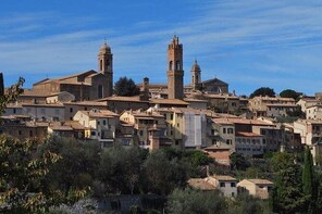 Private Transfer: Ciampino Airport (CIA) to Montalcino and vice versa