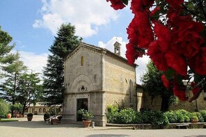 Private Transfer: Fiumicino Airport (FCO) to Castelnuovo Berardenga & vice ...