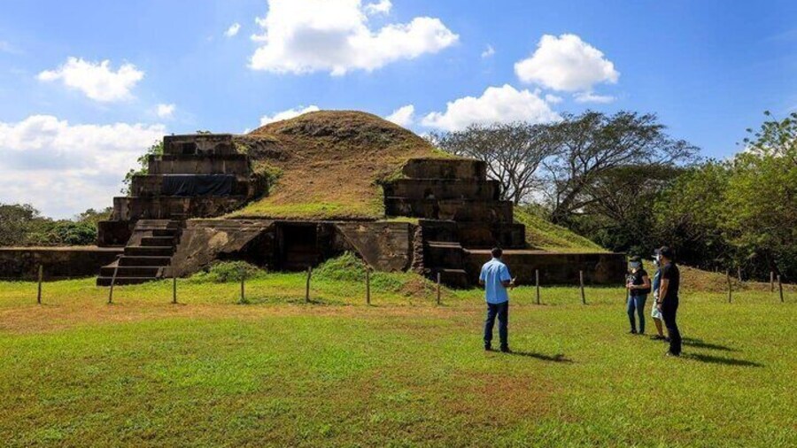 6-Day Best of West El Salvador : Cerro verde, Coffe route, Maya Ruins