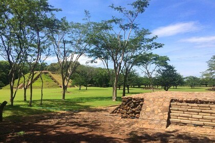 Pipil Archaeological tour Half day : Cihuatan and Maya art Museum