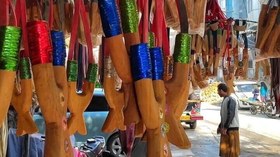 Sling shots still attract young and old in Peshawar Old Bazaar