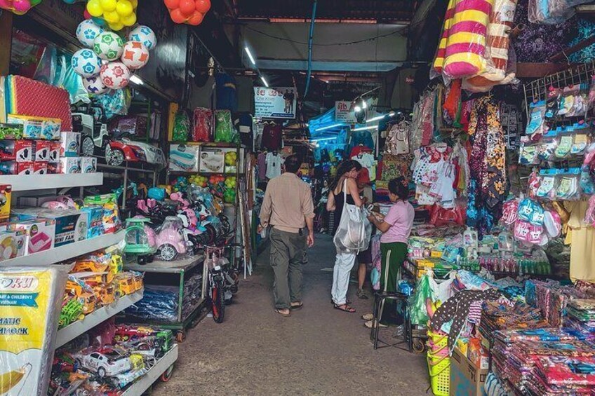 2.5hrs Phsa Leu Thom Tmey Local Day Market Tour