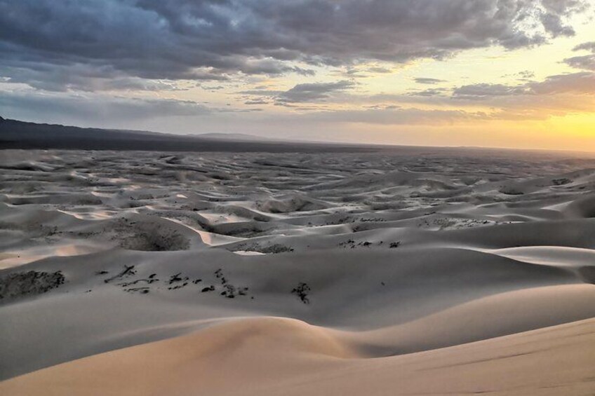 Majestic Gobi Desert with overnight in Terelj NP (incl. Chinggis Khan Statue)