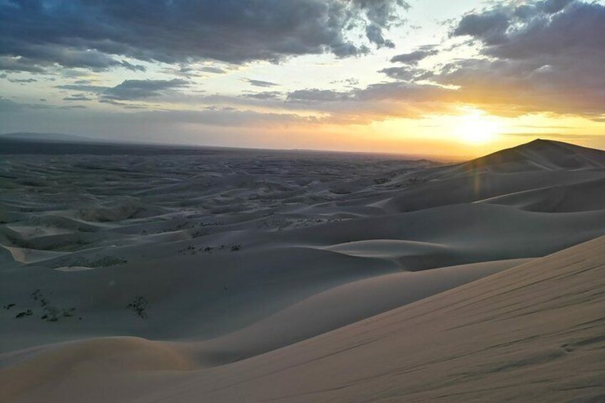 Majestic Gobi Desert with overnight in Terelj NP (incl. Chinggis Khan Statue)