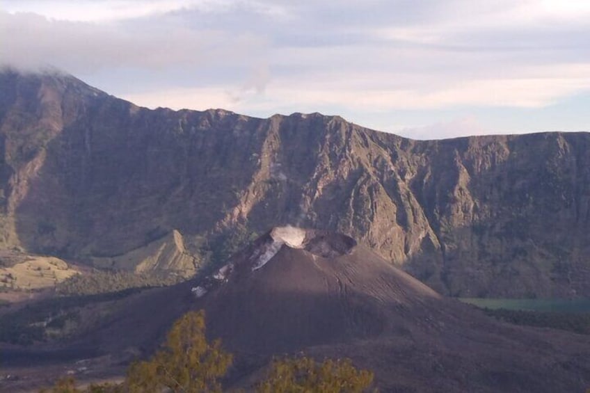 Trekking Mt. Rinjani 2 Days 1 Night Senaru Crater Rim