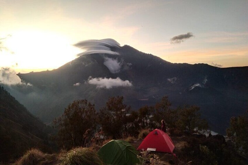 Trekking Mt. Rinjani 2 Days 1 Night Senaru Crater Rim