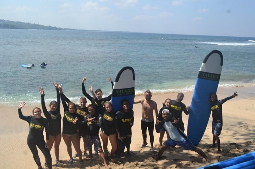 group surf lesson