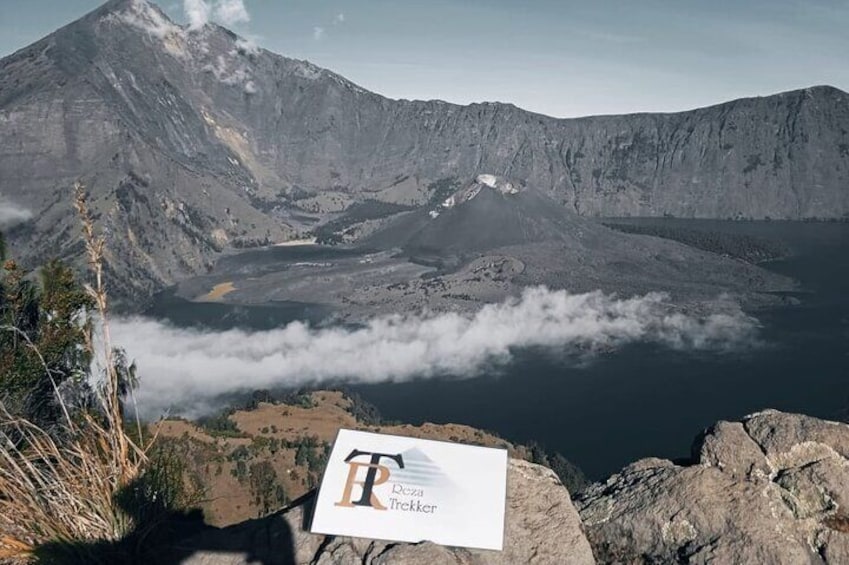 Reza Trekker: 2D-1N Trekking Rinjani Volcano To Crater rim Senaru