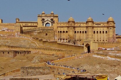 1-Day Trip to Jaipur from Mumbai with Both side Commercial Flights