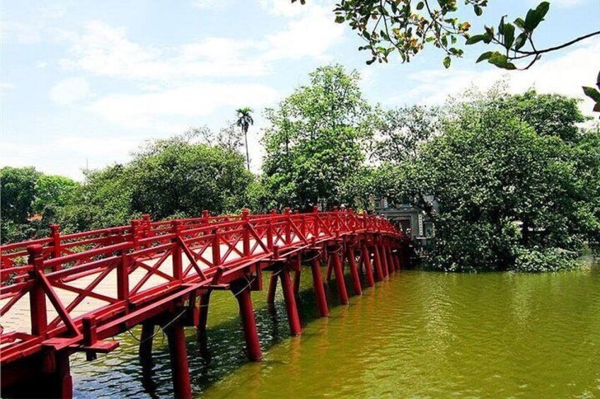 Ngoc Son temple