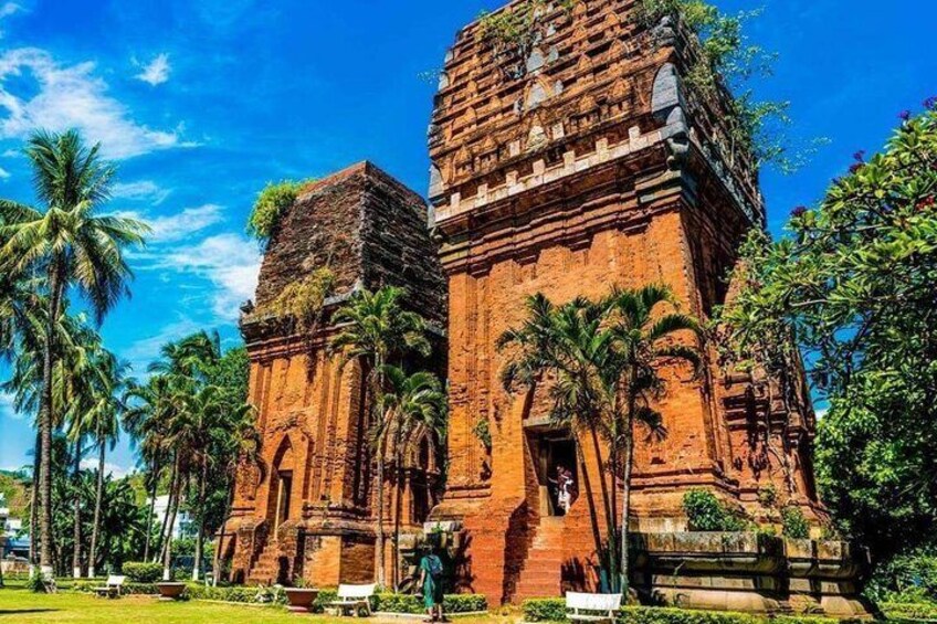 Quy Nhon Instagram Tour: The Most Famous Spots (Private & All-Inclusive)