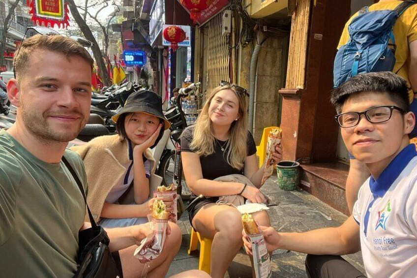 Hanoi Old Quarter Private Walking Tour with Student Guide