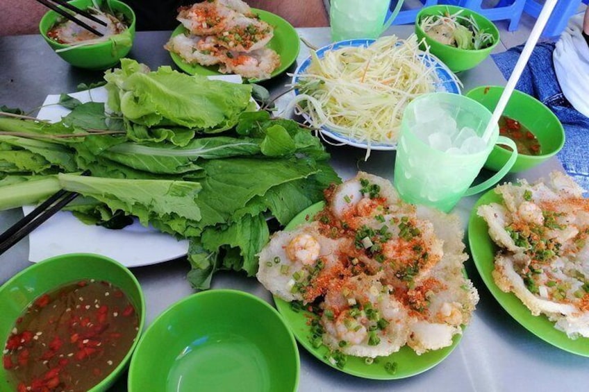 Sightseeing + Saigon Street Food Tour In One