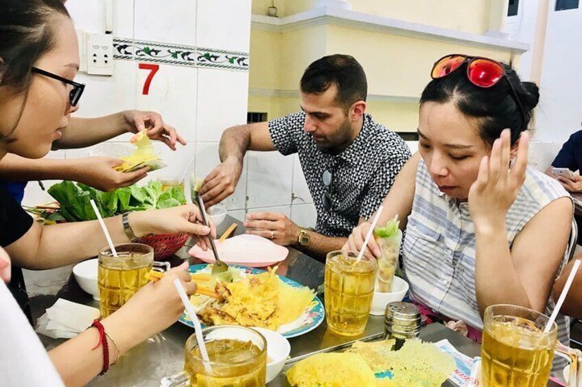 Sightseeing + Saigon Street Food Tour In One