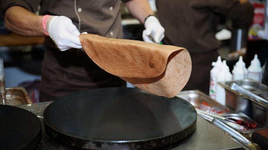 Seine River Cruise & French Crepe Tasting by the Eiffel Tower