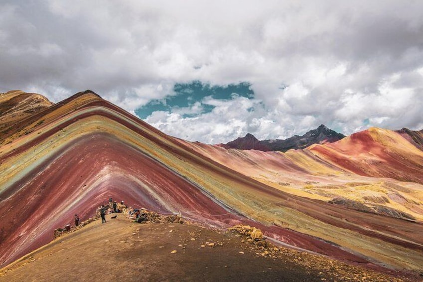 Excursion to Rainbow Mountain Full Day.