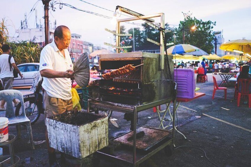Eat Like a Local: Kuala Lumpur Hawker Center and Street Food Tour by Night