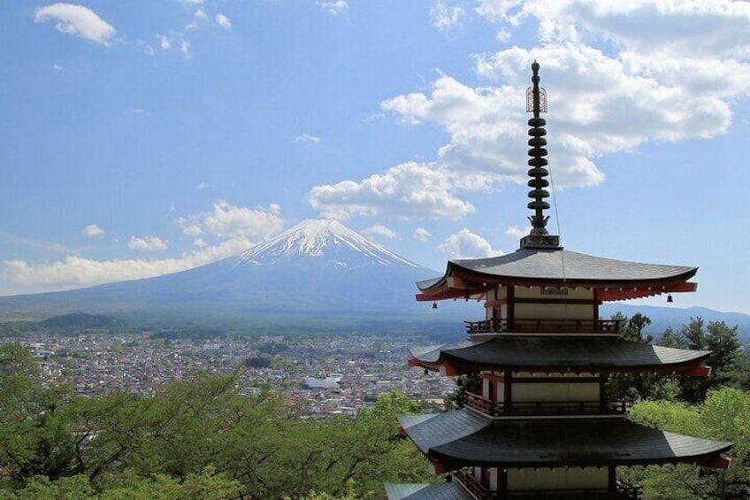 Scenic Spots of Mt Fuji and Lake Kawaguchi 1 Day Bus Tour