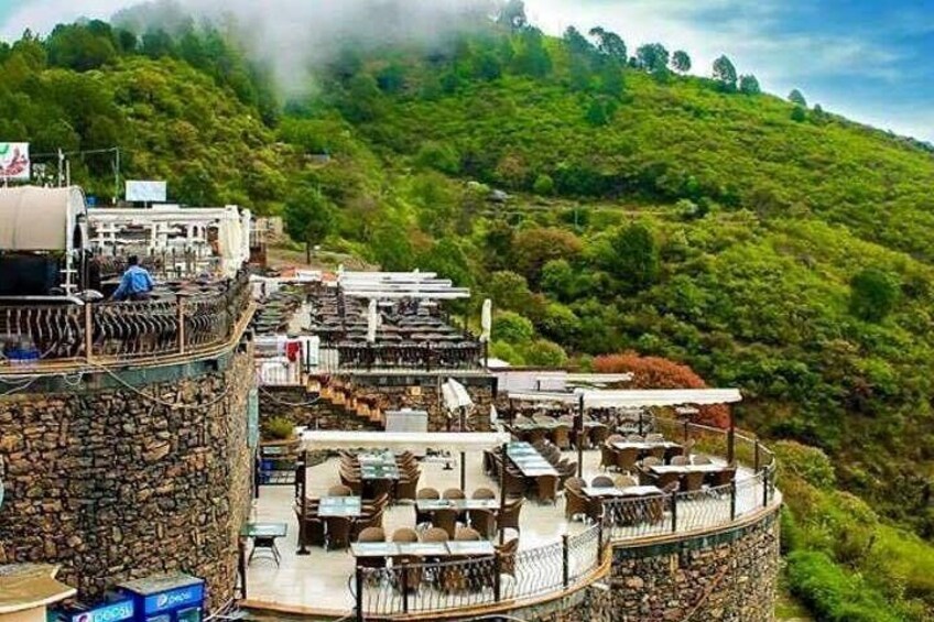 Monal Restaurant Islamabad offers good food and awesome views of the capital Islamabad.They offer a wide range of oriental foods and are pretty famous 