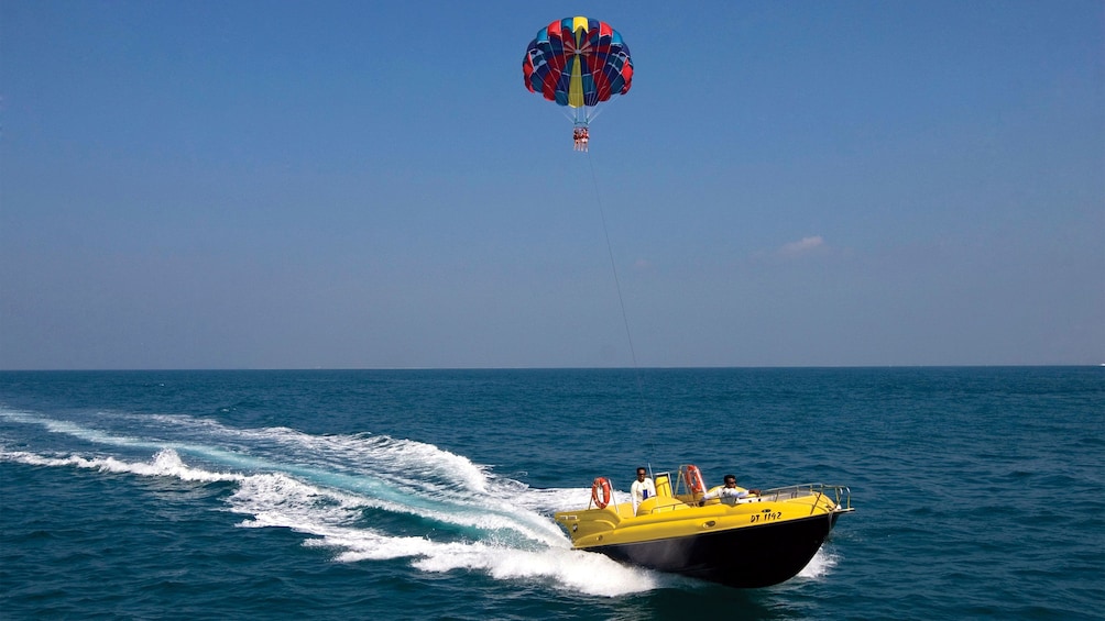 Parasailing in Dubai