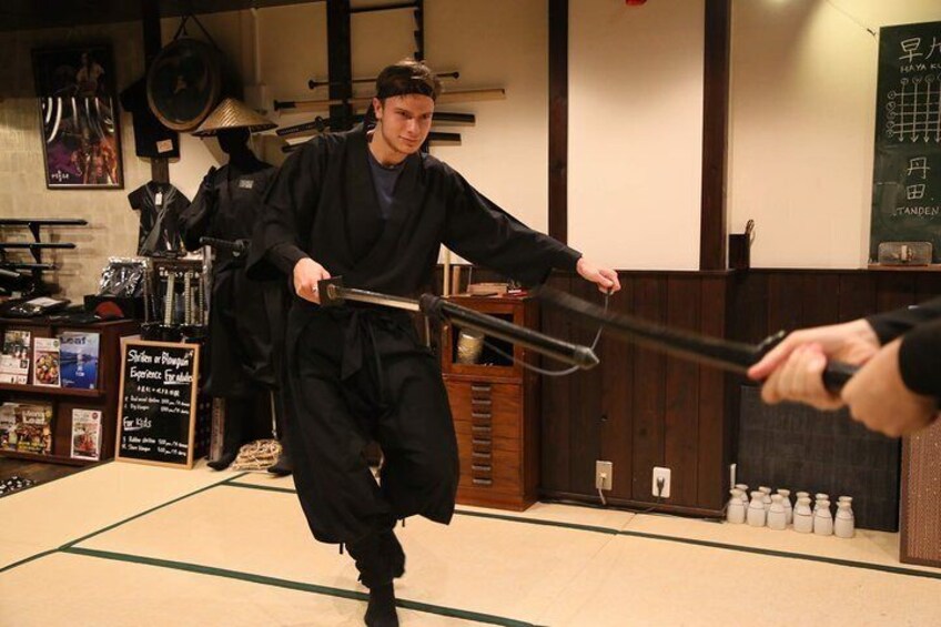 Ninja sword technique training.
Track enemies.