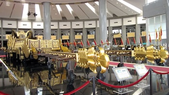City Heritage & Shopping Tour