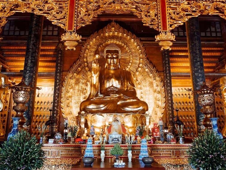 Full-day Bai Dinh Pagoda & Trang An Joining Tour