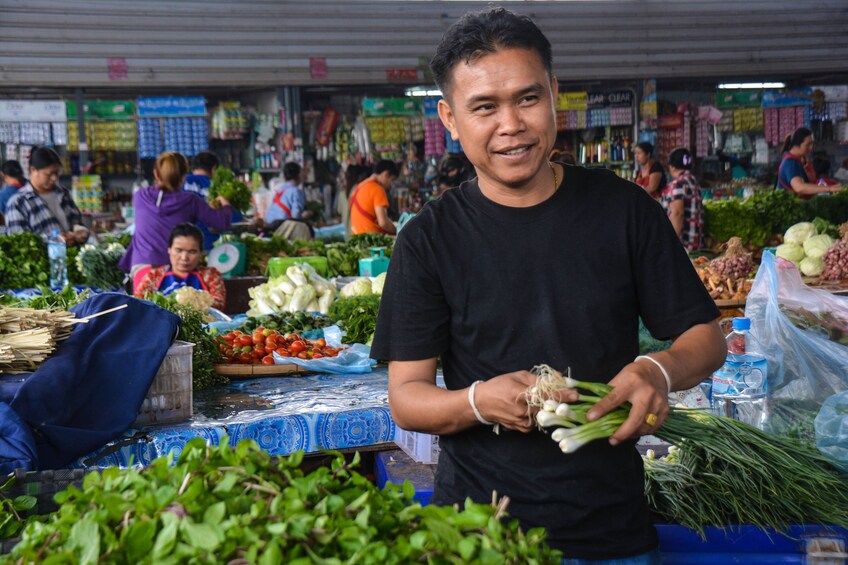 Fresh Market Tour with Food Tastings