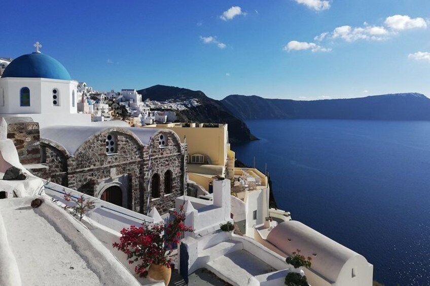 Tailor-made Private Tour- Explore Santorini with comfort and style